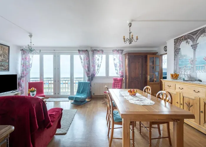 Le Petit Pelican Apartment *